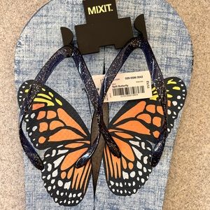 Women’s flip-flops size 11/12